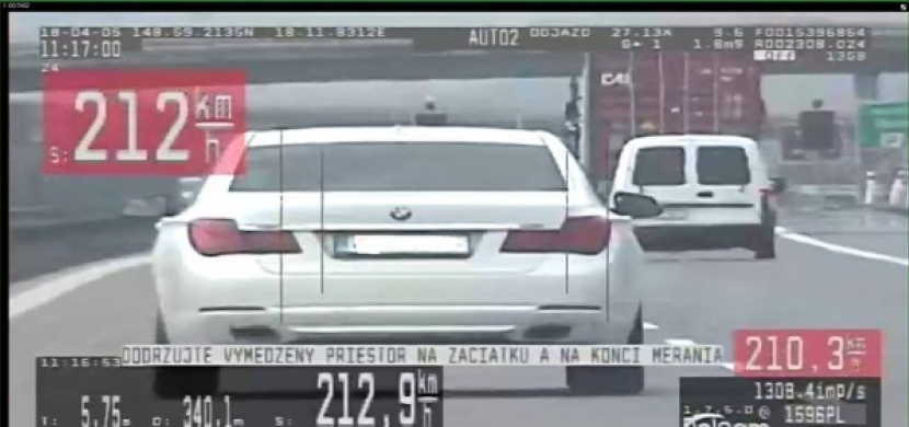 Řidič si na slovenské dálnici "spletl" vyzyvatele s policií. Dostal tučnou pokutu