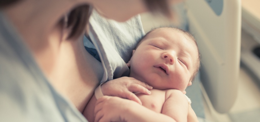 Šokovaní lékaři nevěřili vlastním očím. Žena porodila jak v únoru, tak také v březnu téhož roku